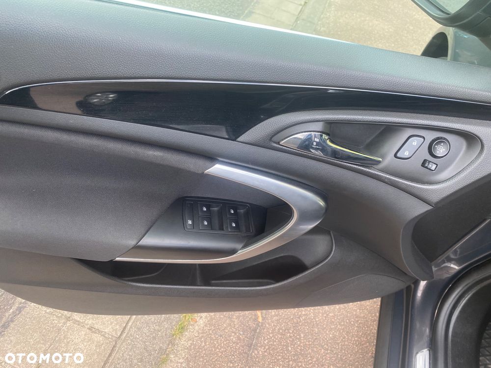 Opel Insignia - 27