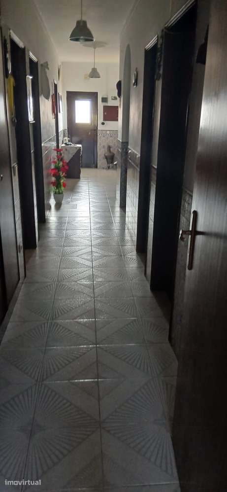 Moradia T4 com jardim e ar condicionado - Grande imagem: 5/6