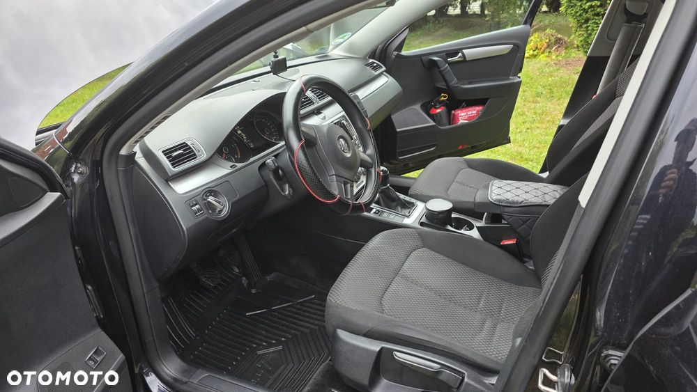 Volkswagen Passat 2.0 TDI Comfortline - 9