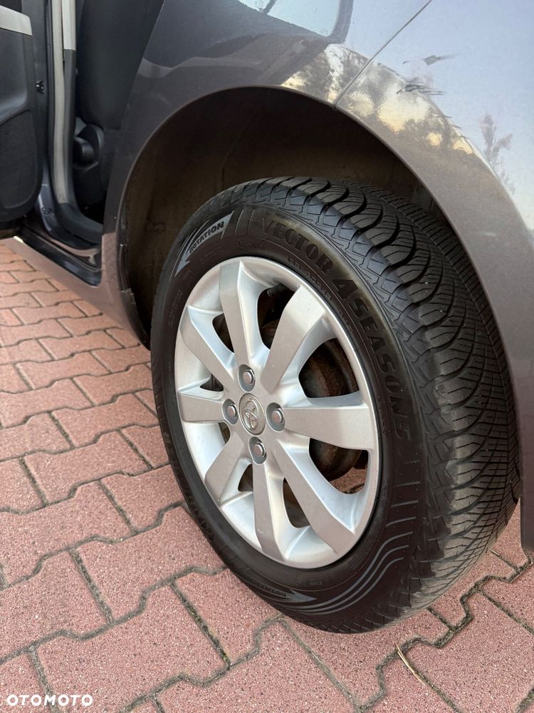 Toyota Yaris - 19