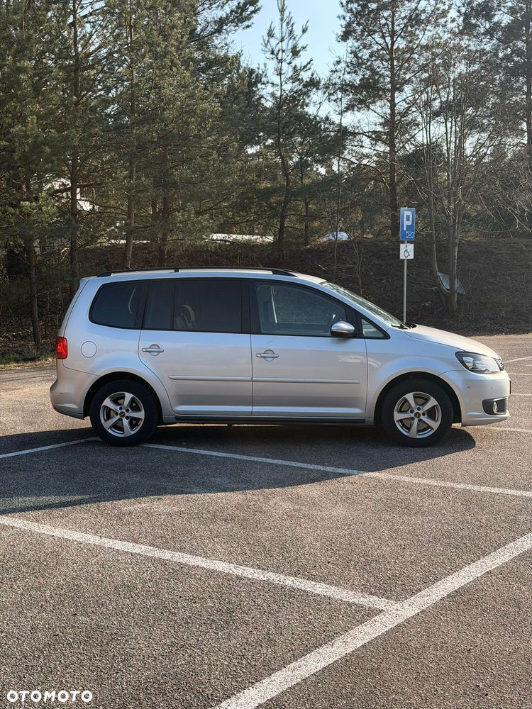 Volkswagen Touran 1.6 TDI DPF Comfortline DSG - 2