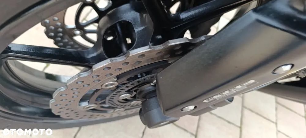 Kawasaki Ninja 1000 SX - 16