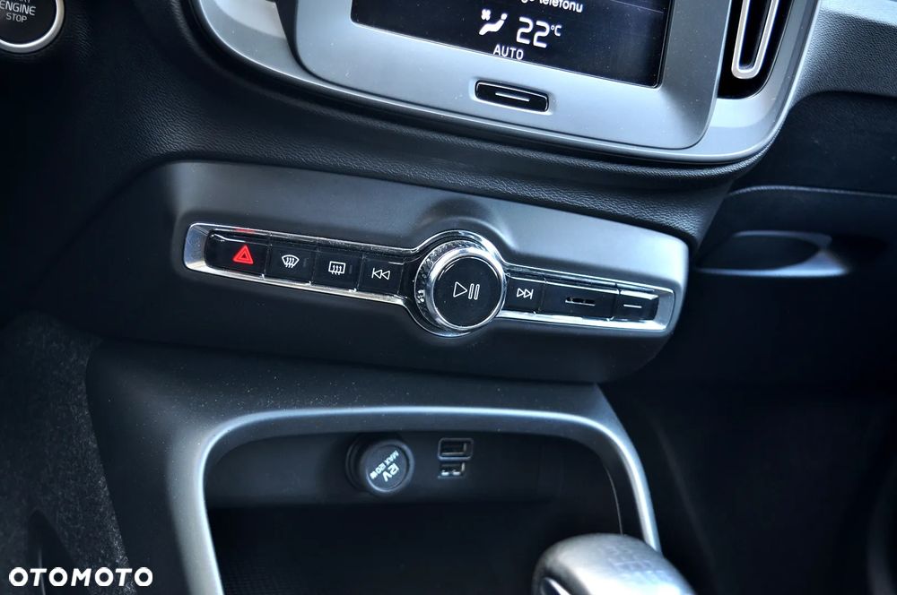 Volvo XC 40 T3 Momentum Pro - 30