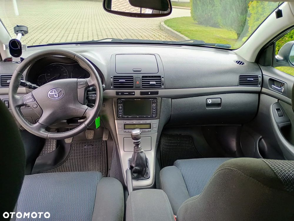 Toyota Avensis 2.0 D-4D Combi Executive - 4