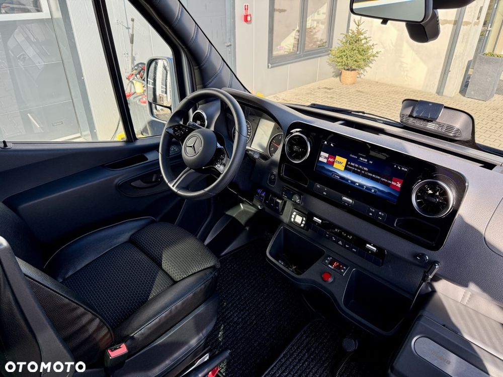 Mercedes-Benz Sprinter 519 Panoramic Line - 9