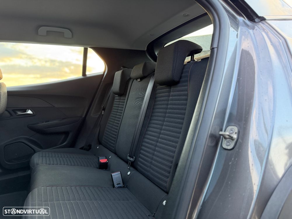 Peugeot 2008 BlueHDi 110 Active Pack - 26