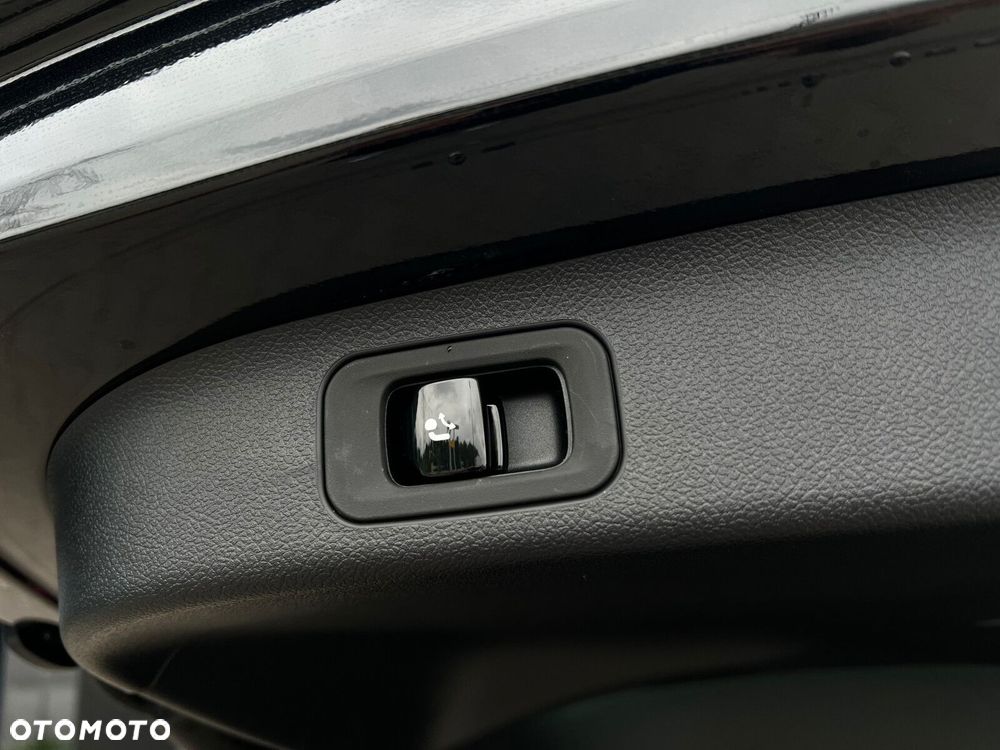 Mercedes-Benz GLB - 21