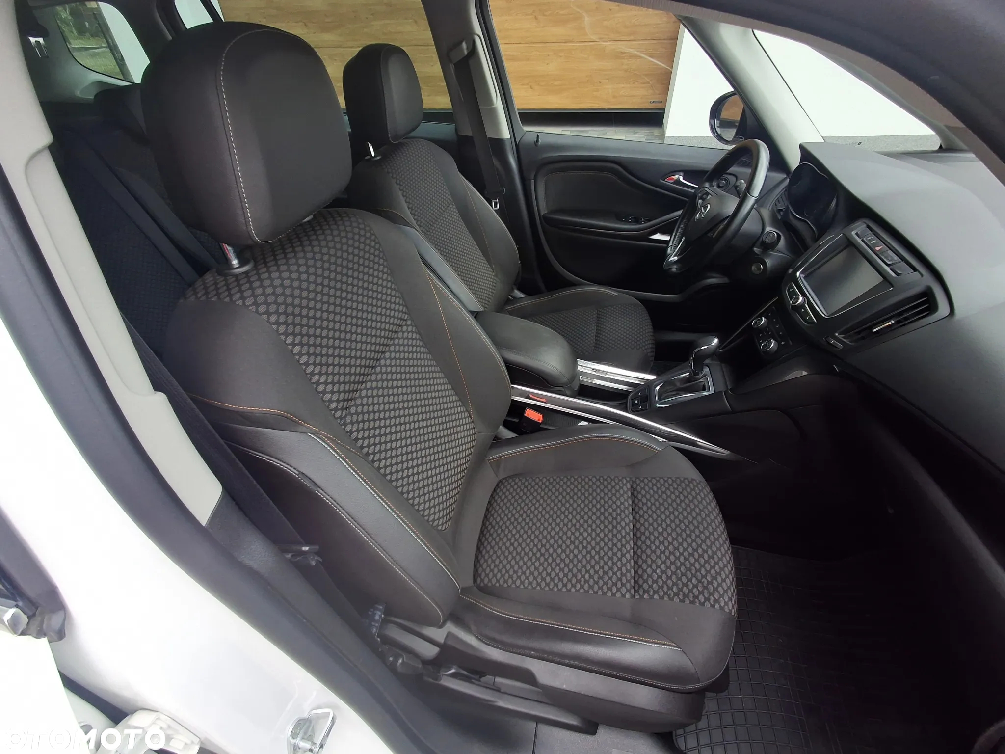 Opel Zafira Tourer 1.6 SIDI Turbo Innovation - 14