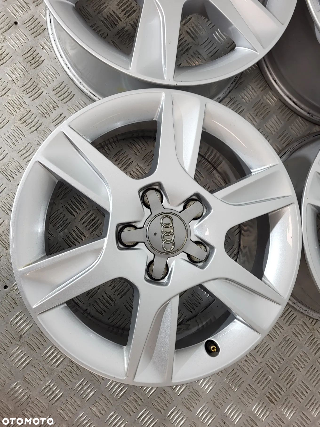 Audi A3 Felgi Aluminiowe 16 8P0601025AN 5x112 - 2