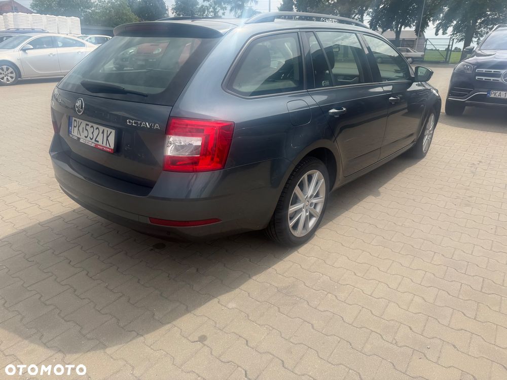 Skoda Octavia 1.6 TDI SCR Business - 3