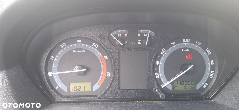 Skoda Fabia 1.4 16V Ambiente - 6