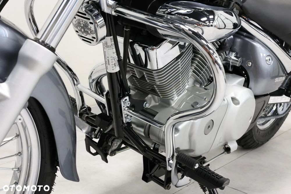 Suzuki Intruder - 26