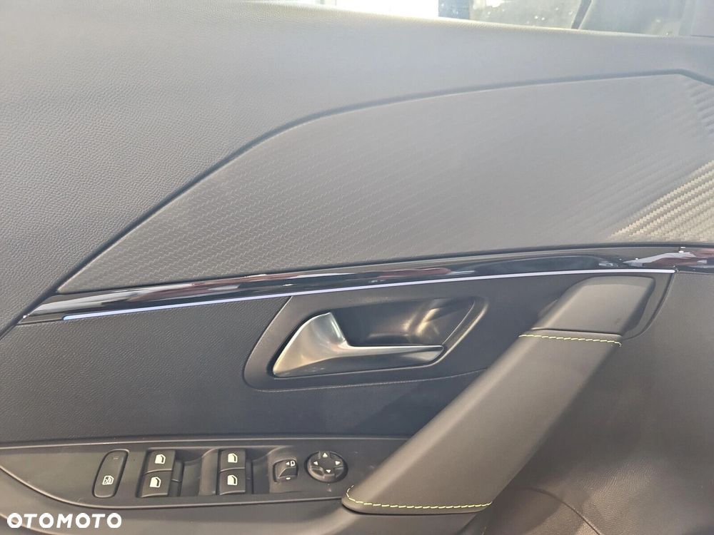 Peugeot 208 - 16