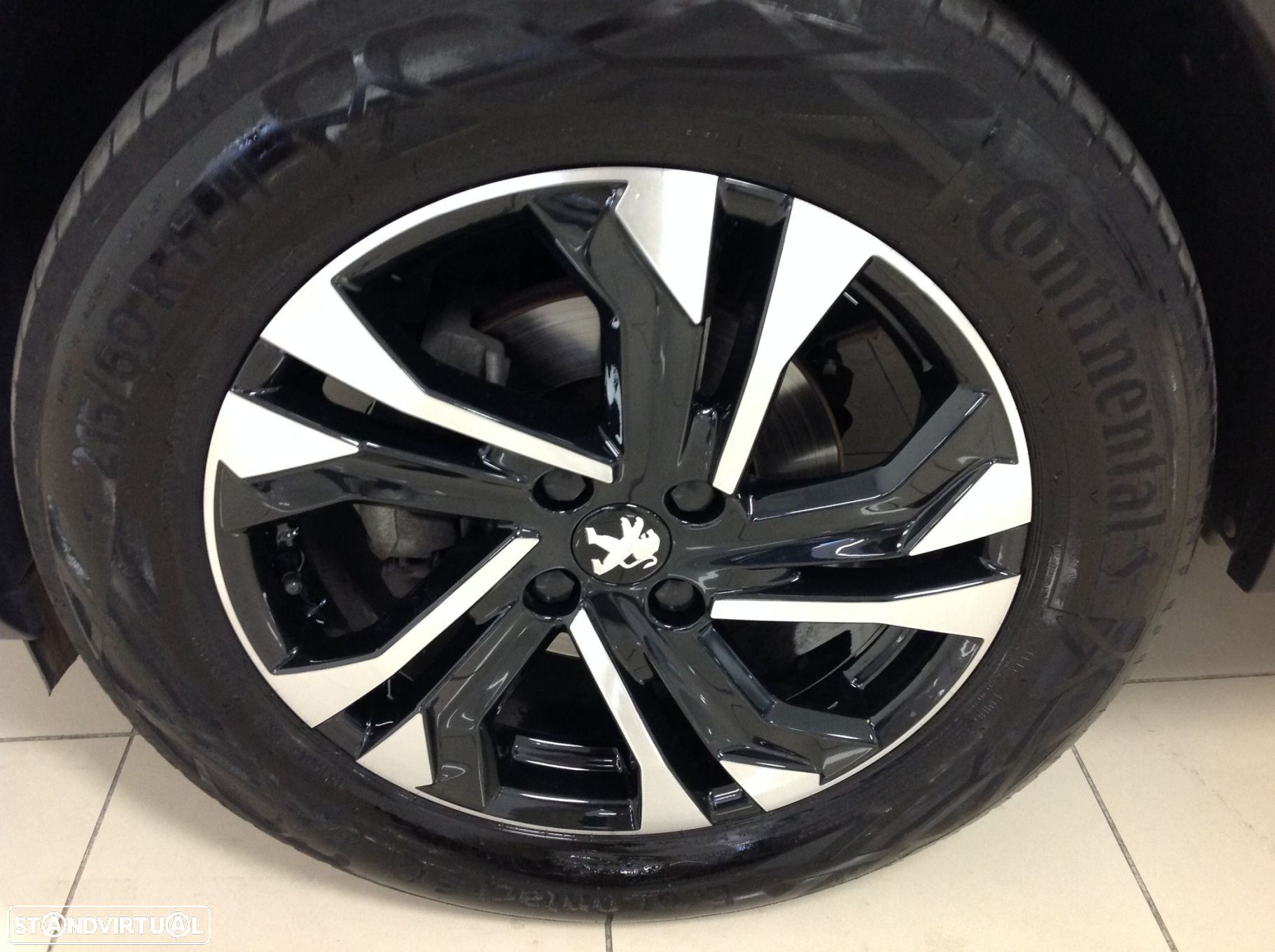 Peugeot 2008 1.2 PureTech Allure EAT8 - 12