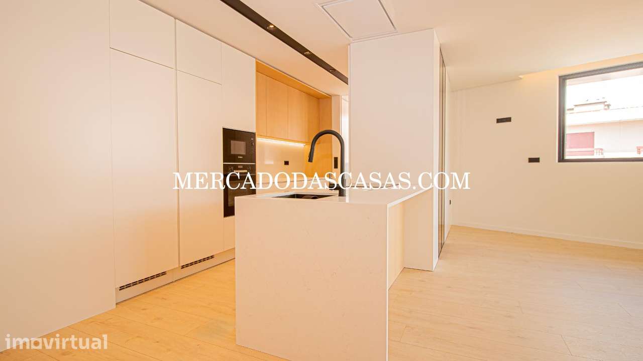 Apartamento T3, último andar, grandes áreas - Grande imagem: 2/25