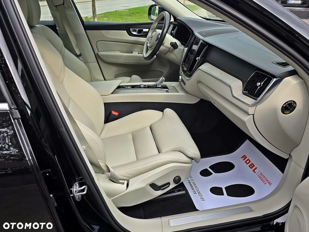 Volvo XC 60 B4 D AWD Geartronic Inscription - 24