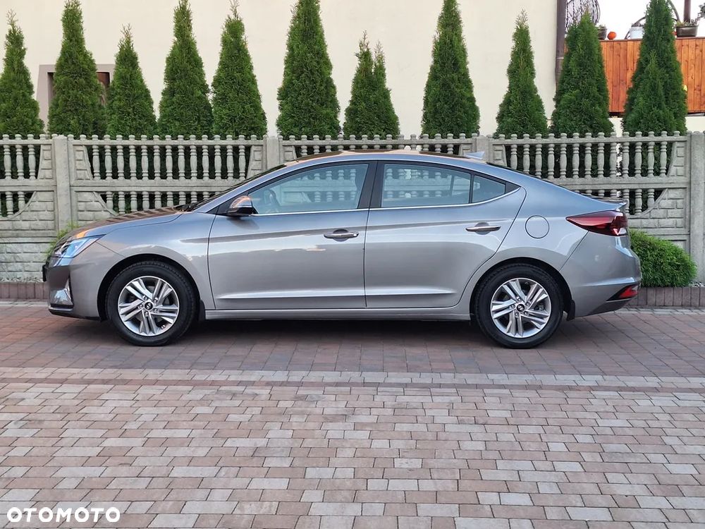 Hyundai Elantra 1.6 Style - 4