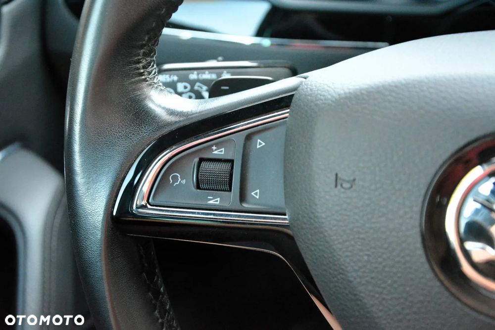 Skoda Superb 2.0 TDI SCR L&K DSG - 21