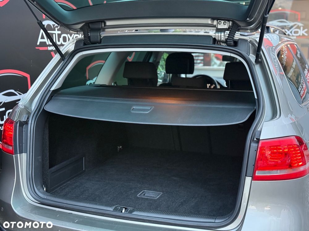 Volkswagen Passat - 13