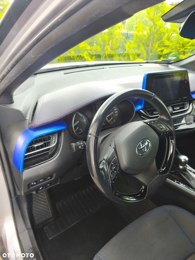Toyota C-HR - 12