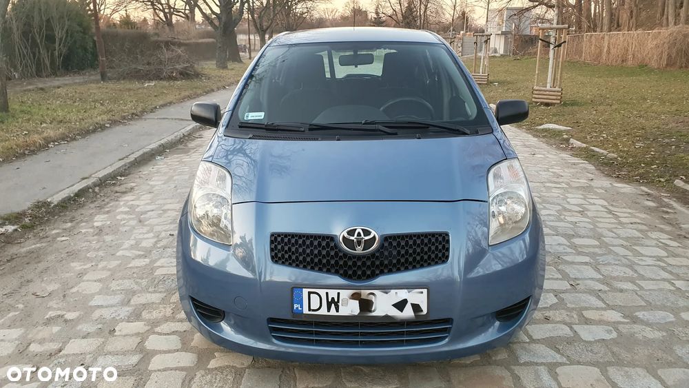 Toyota Yaris 1.3 Luna Premium - 2