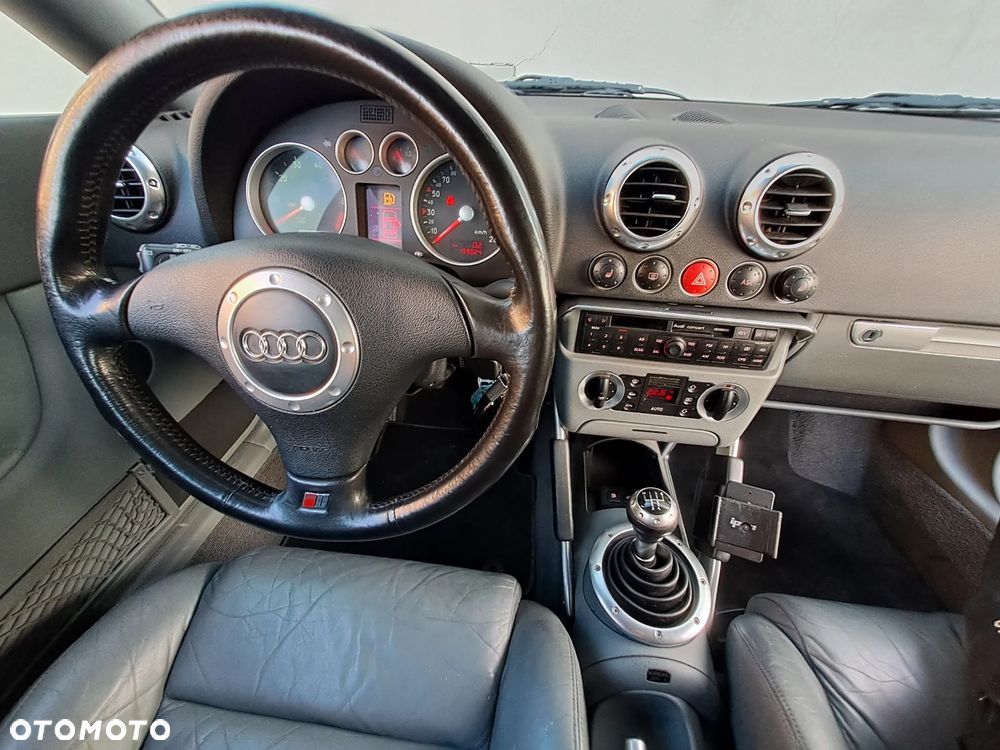 Audi TT Coupé 1.8T - 12