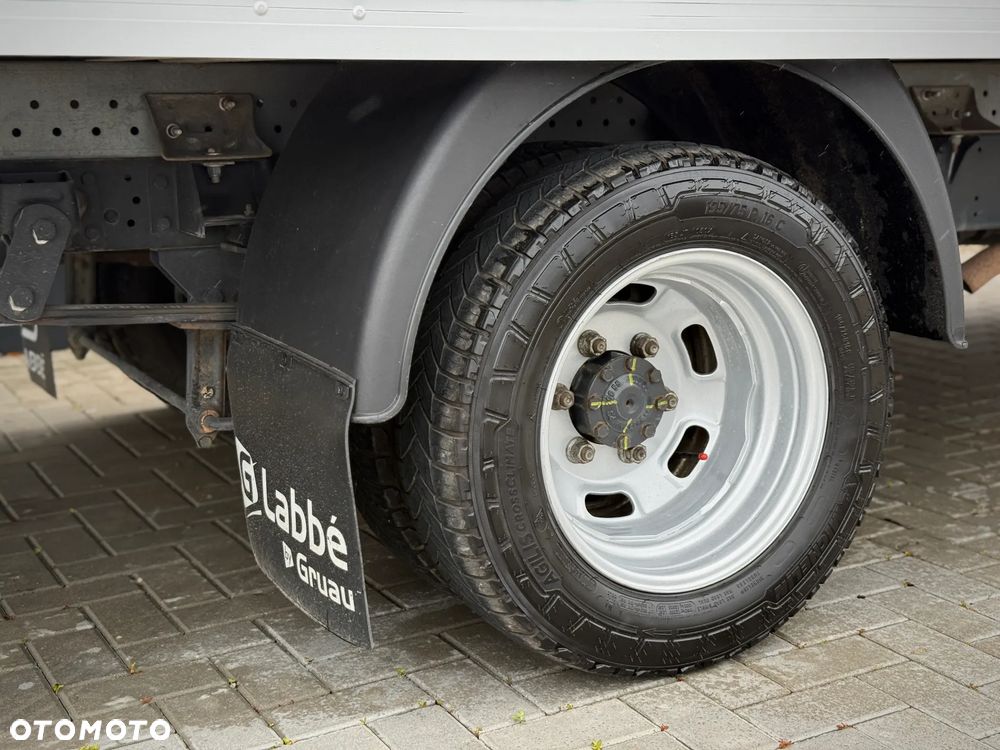 Iveco Daily 35C18 3.0 HPI 180KM / 2023 Rok Produkcji / Kontener 4,7m + Winda 750KG / Automat Hi-Matic / ZAREJESTROWANY W PL - 22