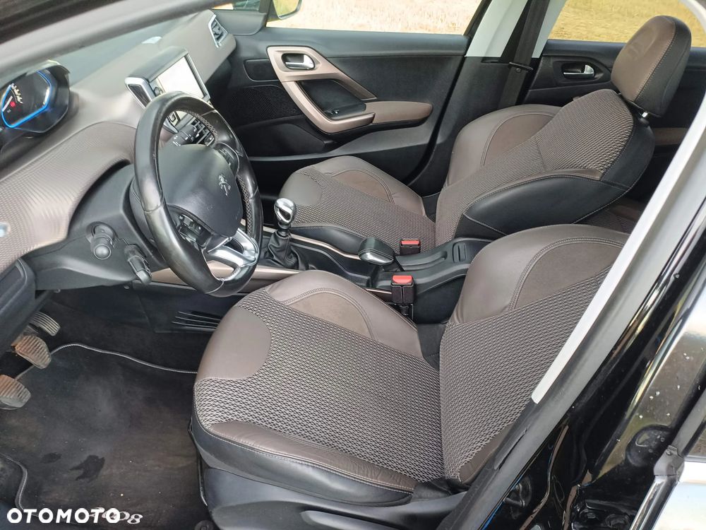 Peugeot 2008 1.6 e-HDi Allure S&S - 14