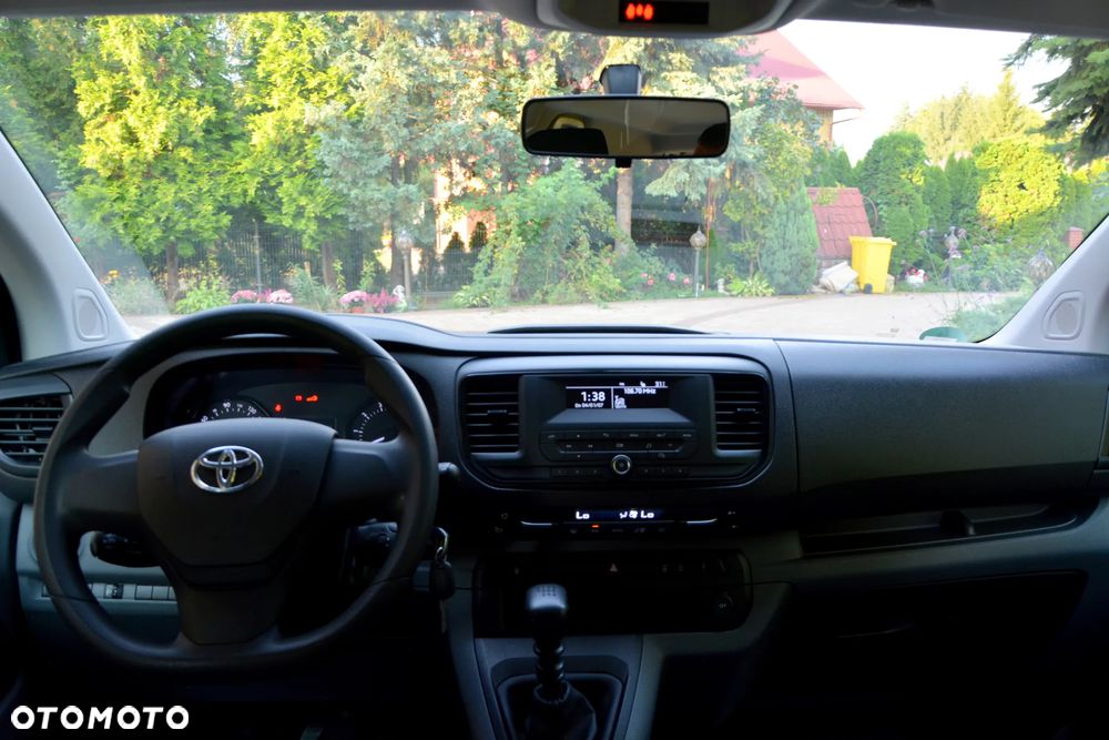 Toyota ProAce 1,5-l-D-4D L2 (8-Si.) Verso Family Comfort - 16
