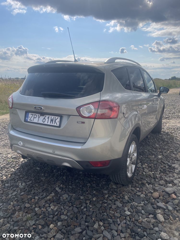 Ford Kuga - 2