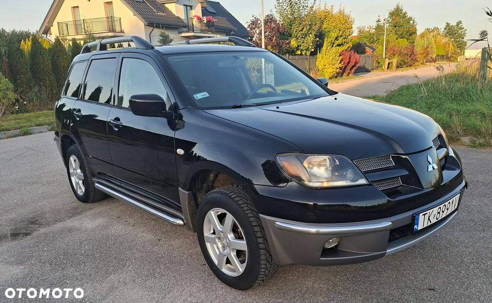 Mitsubishi Outlander - 1