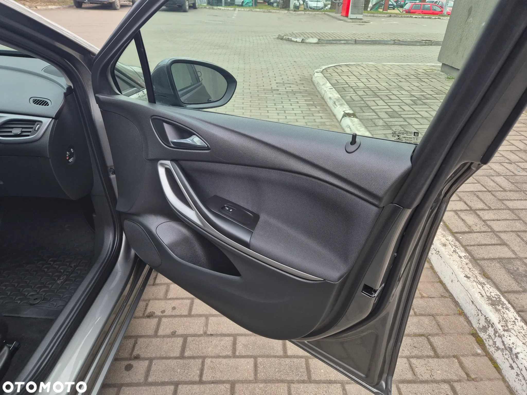 Opel Astra V 1.4 T Dynamic - 8