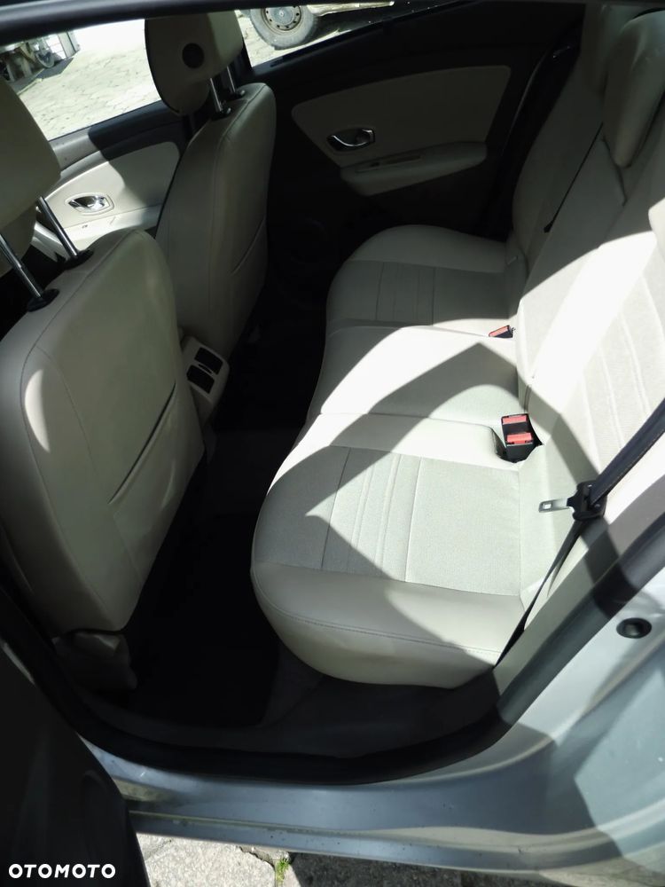 Renault Fluence 1.5 dCi Intens - 9