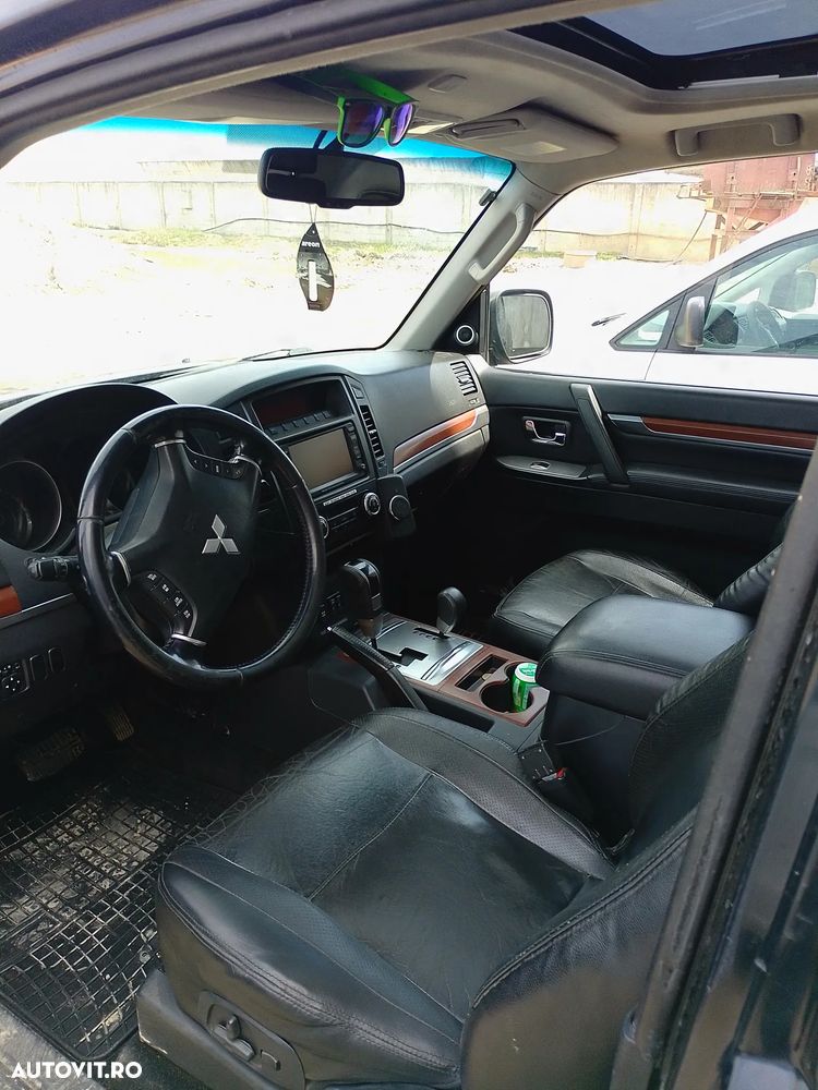 Mitsubishi Pajero - 3