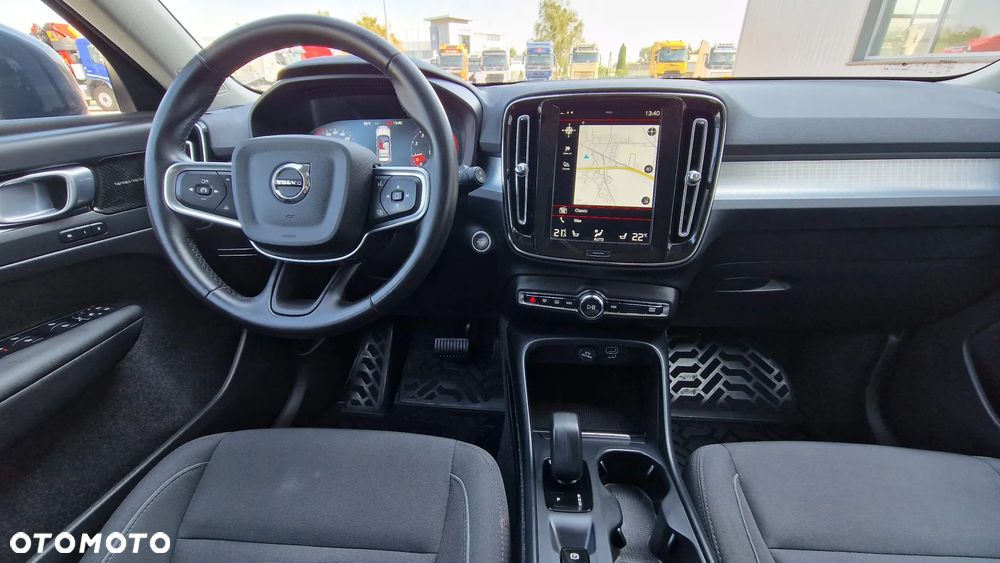 Volvo XC 40 T3 Momentum Pro - 11