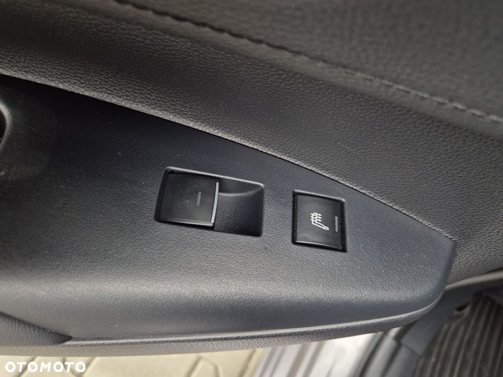 Toyota Corolla 1.8 Hybrid Executive - 13