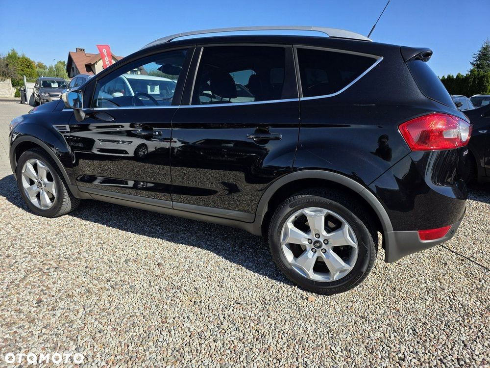 Ford Kuga 2.0 TDCi 2x4 Titanium - 24