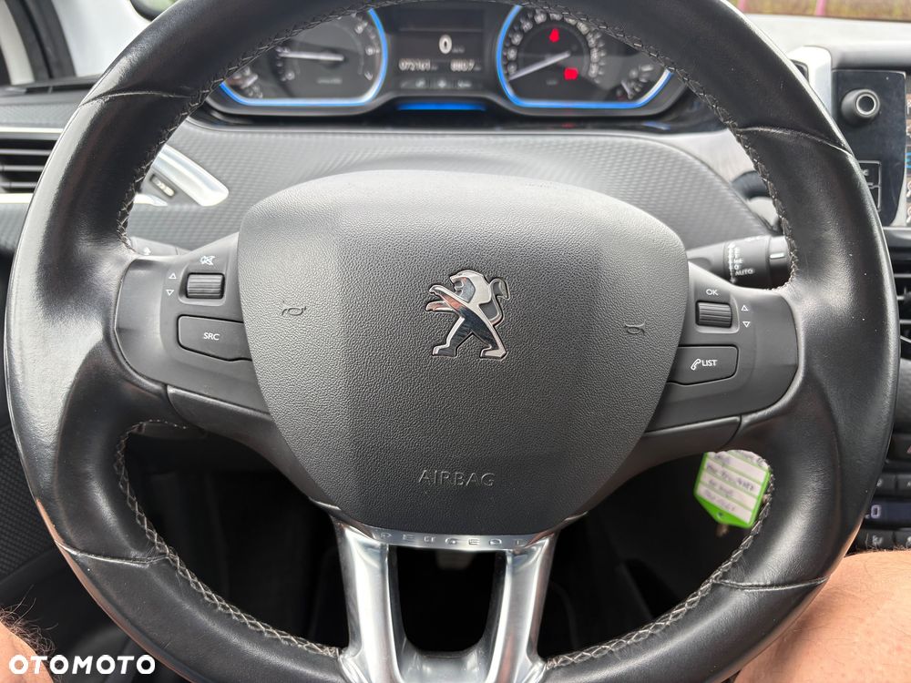 Peugeot 2008 - 11