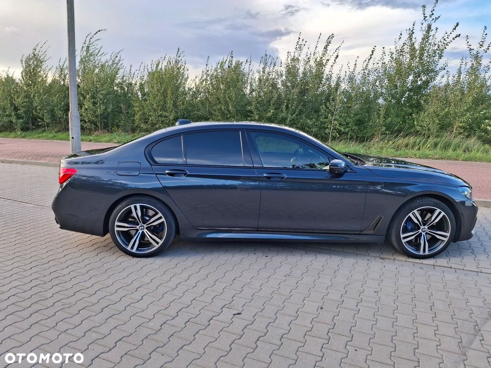 BMW Seria 7 750i xDrive - 5