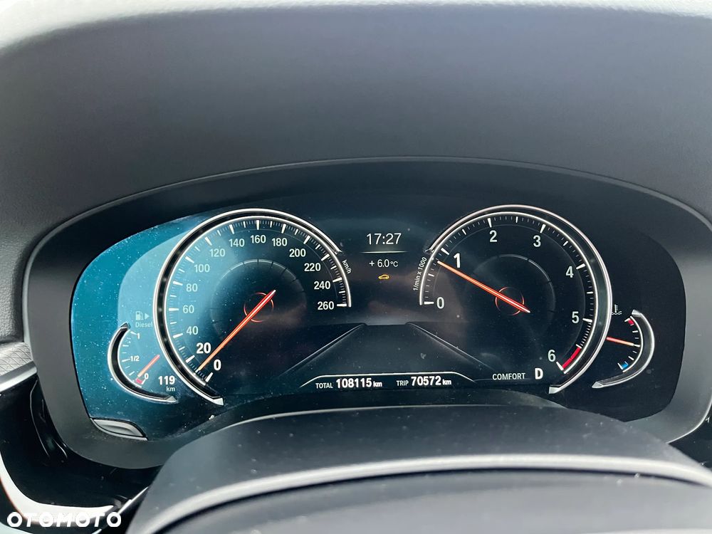 BMW Seria 5 520d xDrive - 22