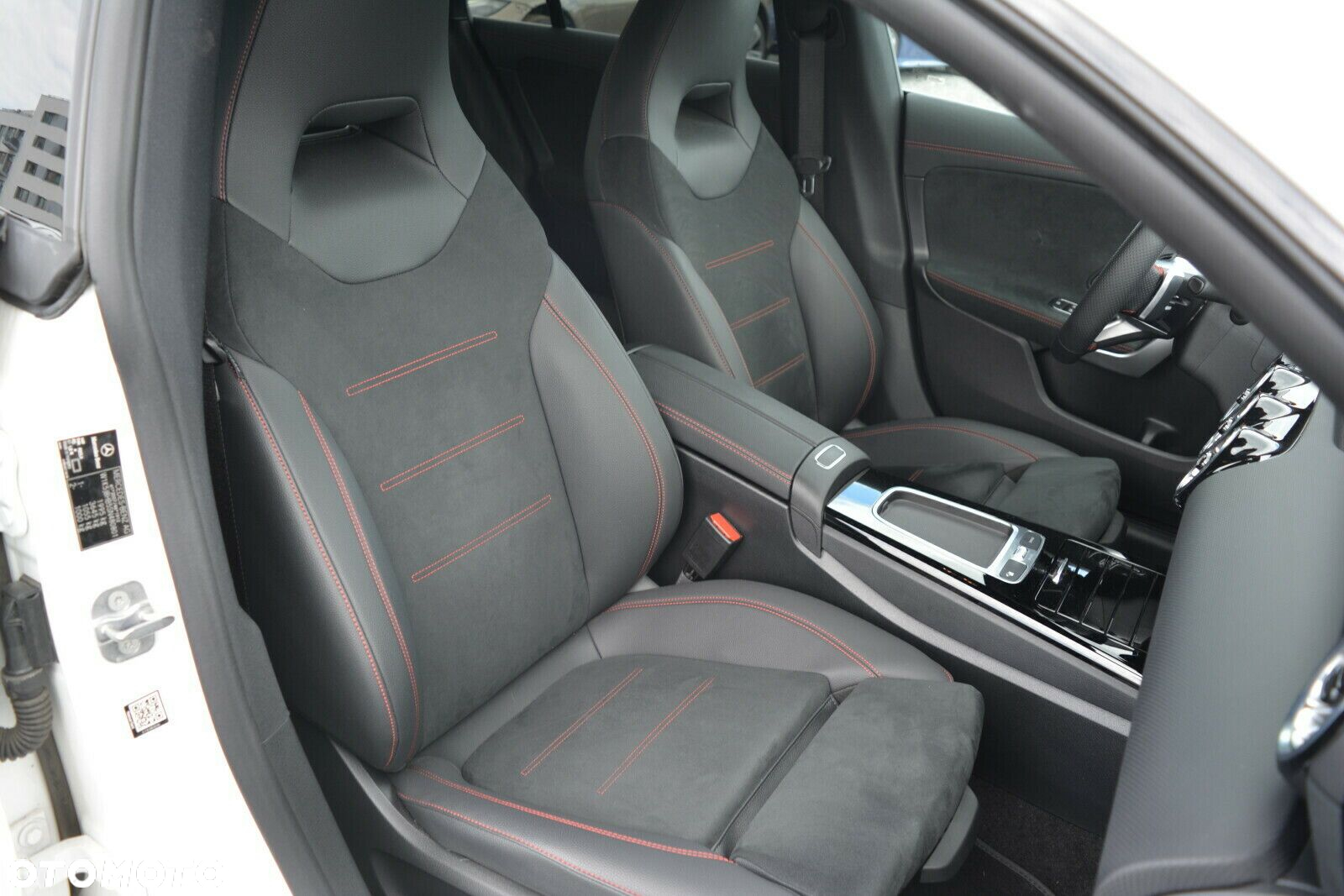 Mercedes-Benz CLA 200 AMG Line 7G-DCT - 25