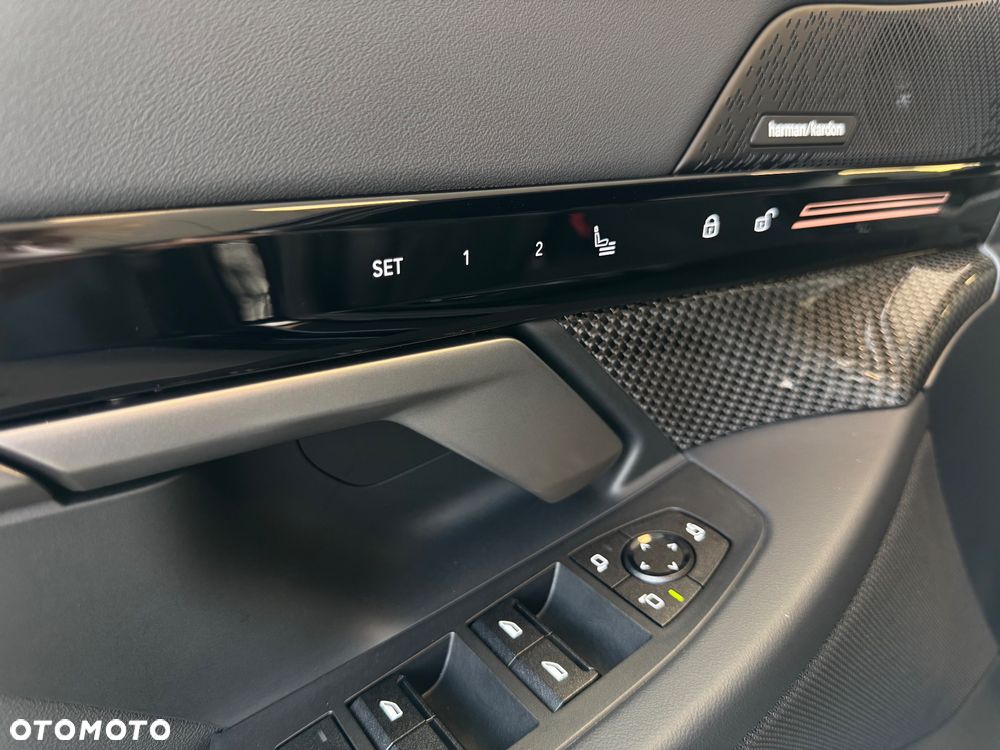 BMW Seria 5 520d xDrive - 23