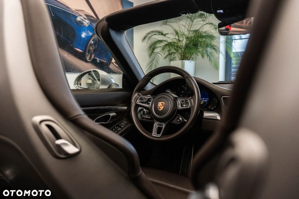 Porsche 911 Carrera PDK - 27