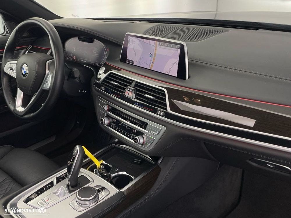 BMW 745 e iPerformance Pack M Auto - 26
