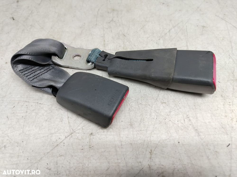 Soclu centura B490e034601 Toyota RAV4 3 (XA30) [2005 - 2010] - 1