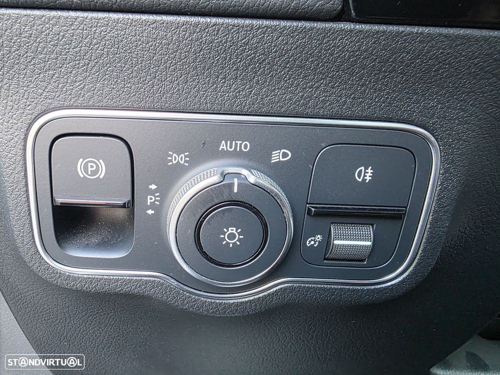 Mercedes-Benz GLA 250 e 8G-DCT AMG Line - 24