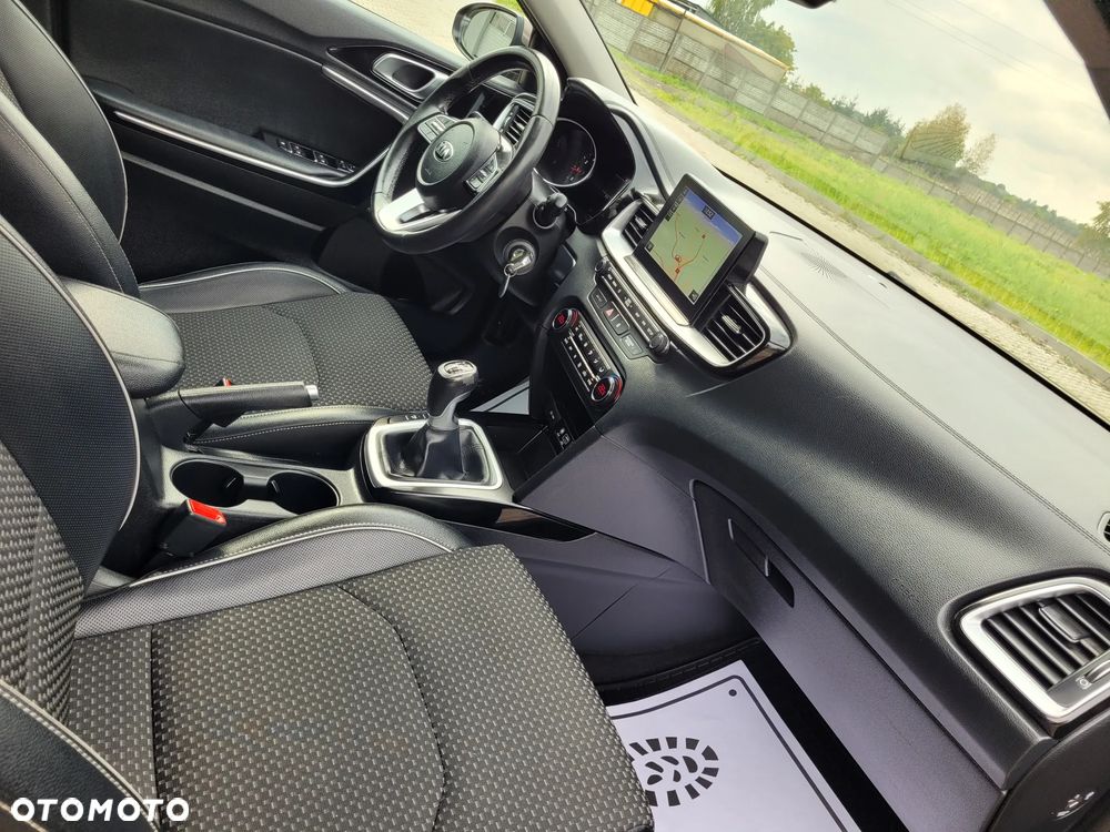 Kia Ceed 1.4 L Business Line - 17