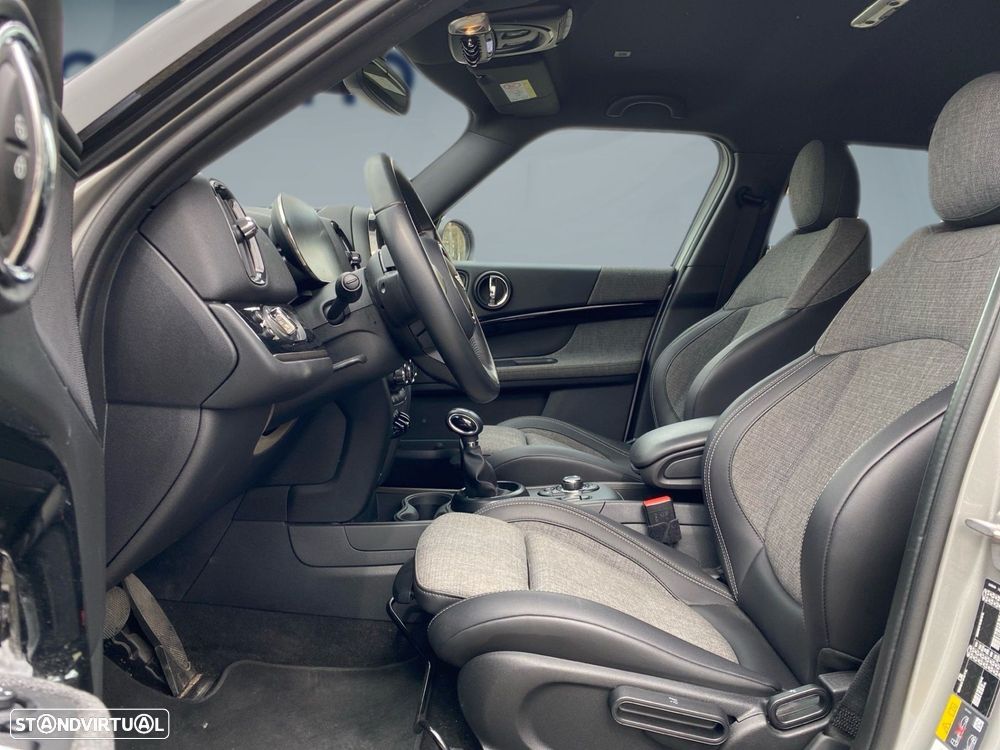 MINI Countryman Cooper SE Premium Classic Auto - 4