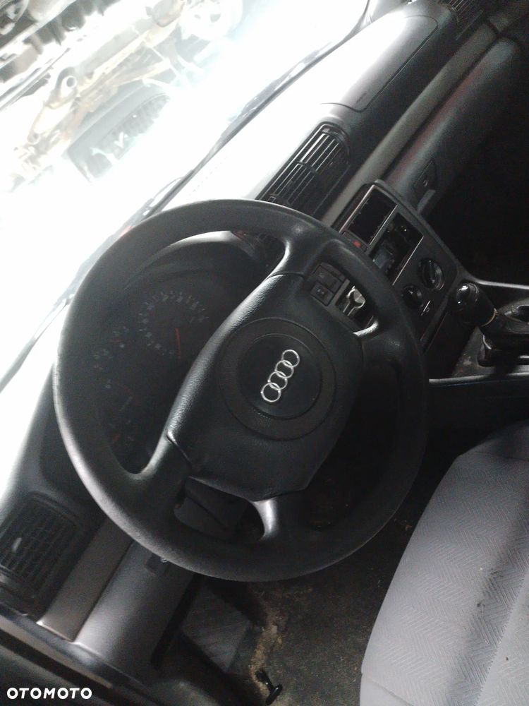 AUDI A4 B5 94-99  1.6 AHL   ZDERZAK TYŁ TYLNY   LY7M - 19