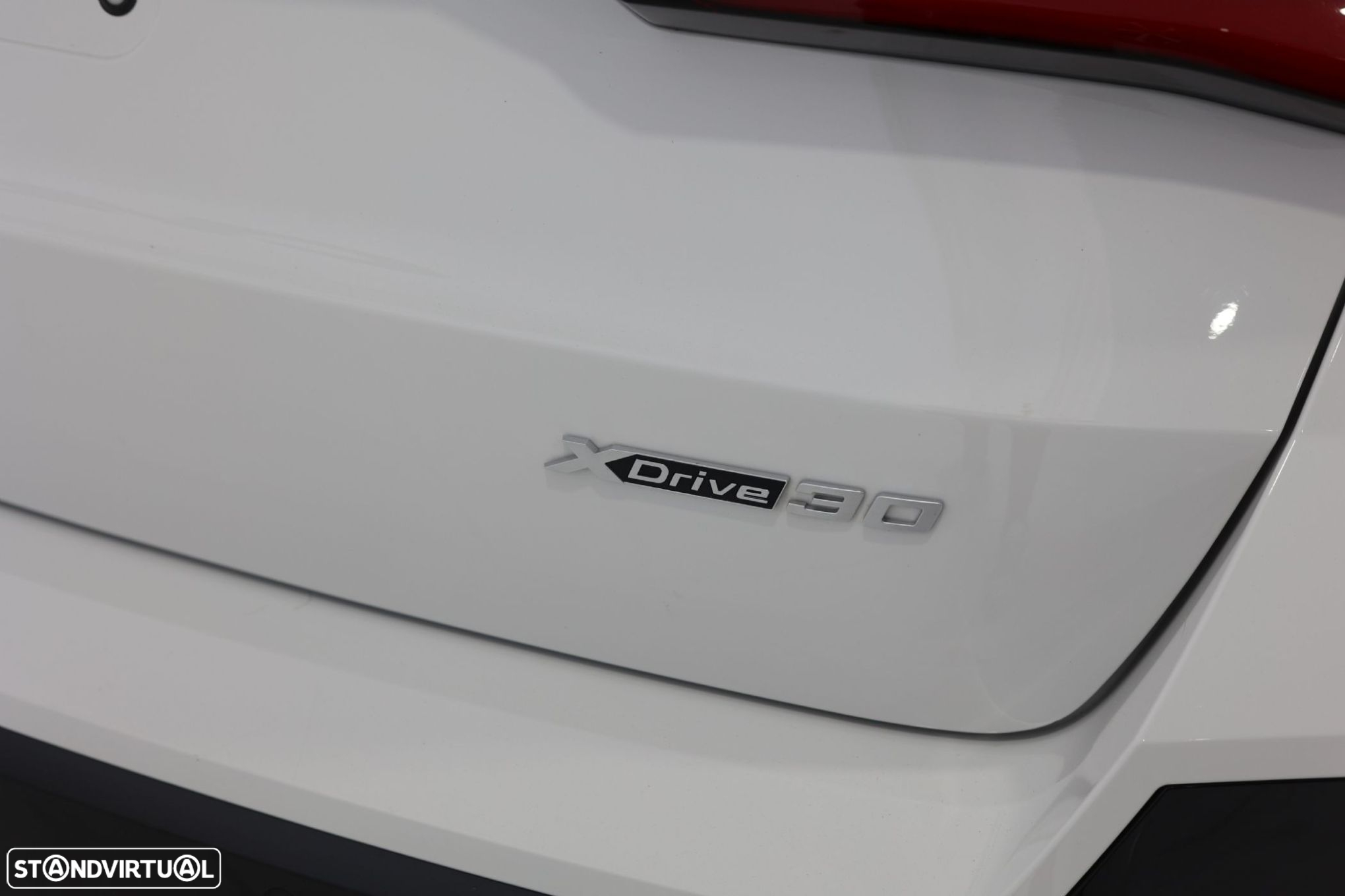 BMW iX1 xDrive30 Pack Desportivo M - 11